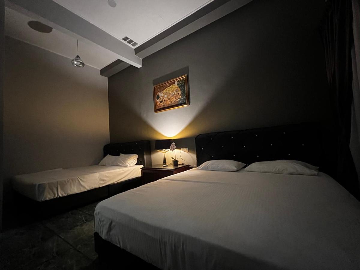 You&Me Corner Lot Homestay 17Pax Port Dickson Zewnętrze zdjęcie