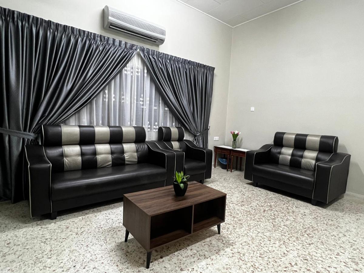 You&Me Corner Lot Homestay 17Pax Port Dickson Zewnętrze zdjęcie